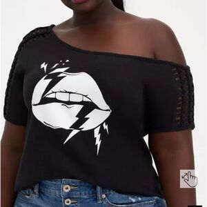 Torrid Lattice Off Shoulder Tee - Heritage Slub Lips Black NWT Size 4